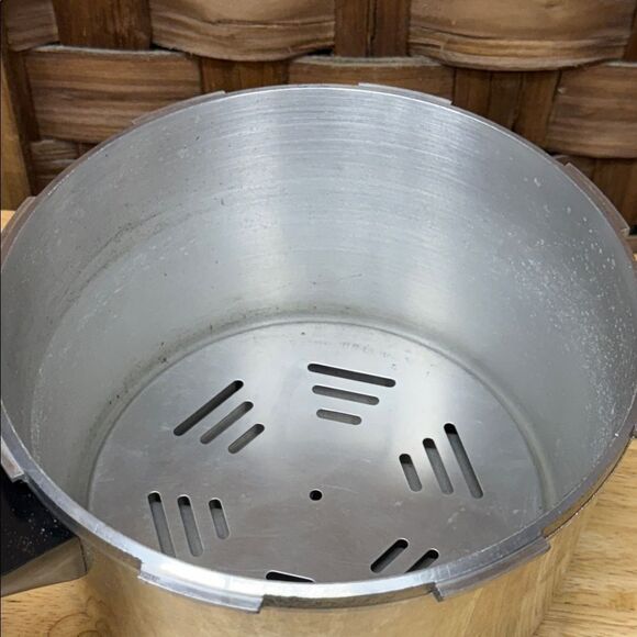 Vintage Presto Pressure Cooker Model A403A w/ Weighted Jiggler 4 Pieces - Picture 3 of 5